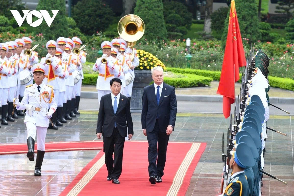 warm reception for lithuanian president gitanas nauseda in hanoi picture 7 warm reception for lithuanian president gitanas nauseda in hanoi picture 7