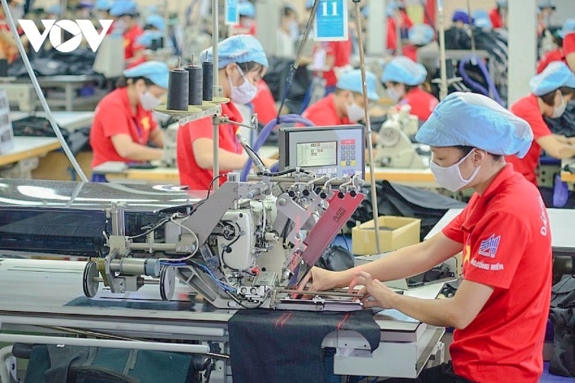 uob maintains vietnam s 2025 gdp growth forecast at 6 despite trade headwinds picture 1
