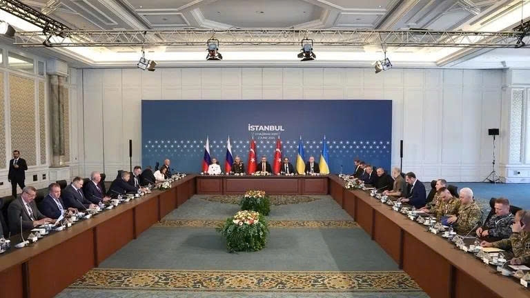 nga va ukraine thong nhat trao doi tu nhan, de xuat ngung ban nhan dao hinh anh 1