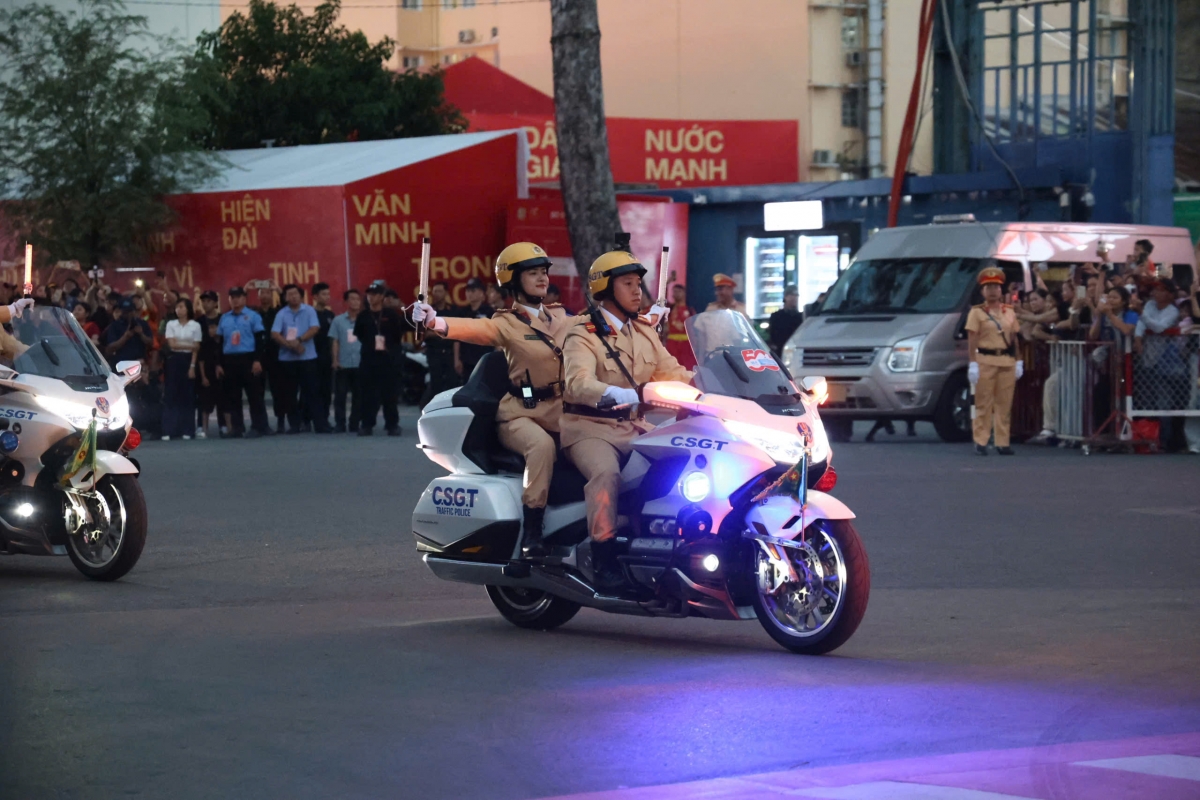 những màn biểu diễn đặc sắc tại chương trình vinh quang công an nhân dân hình ảnh 6 nhung man bieu dien dac sac tai chuong trinh vinh quang cong an nhan dan hinh anh 6