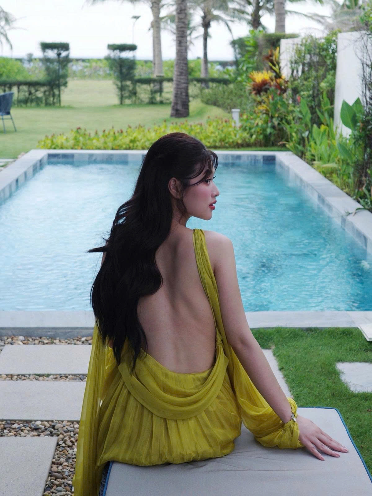 sao việt 8 6 hoa hậu khánh vân và ông xã nắm tay dạo phố hà nội hình ảnh 2 sao viet 8 6 hoa hau khanh van va ong xa nam tay dao pho ha noi hinh anh 2