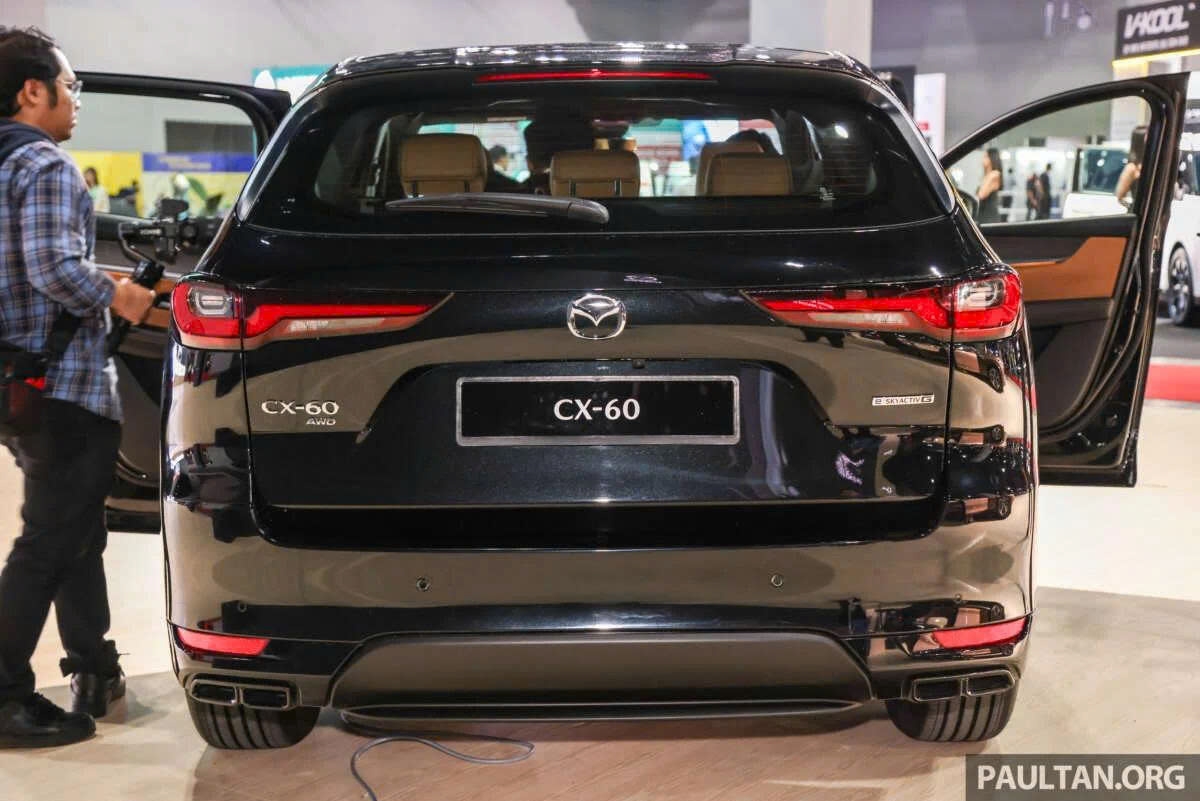 Hình ảnh Mazda CX-60 được trưng bày tại Triển lãm ô tô quốc tế Kuala Lumpur (KLIMS) năm 2024.