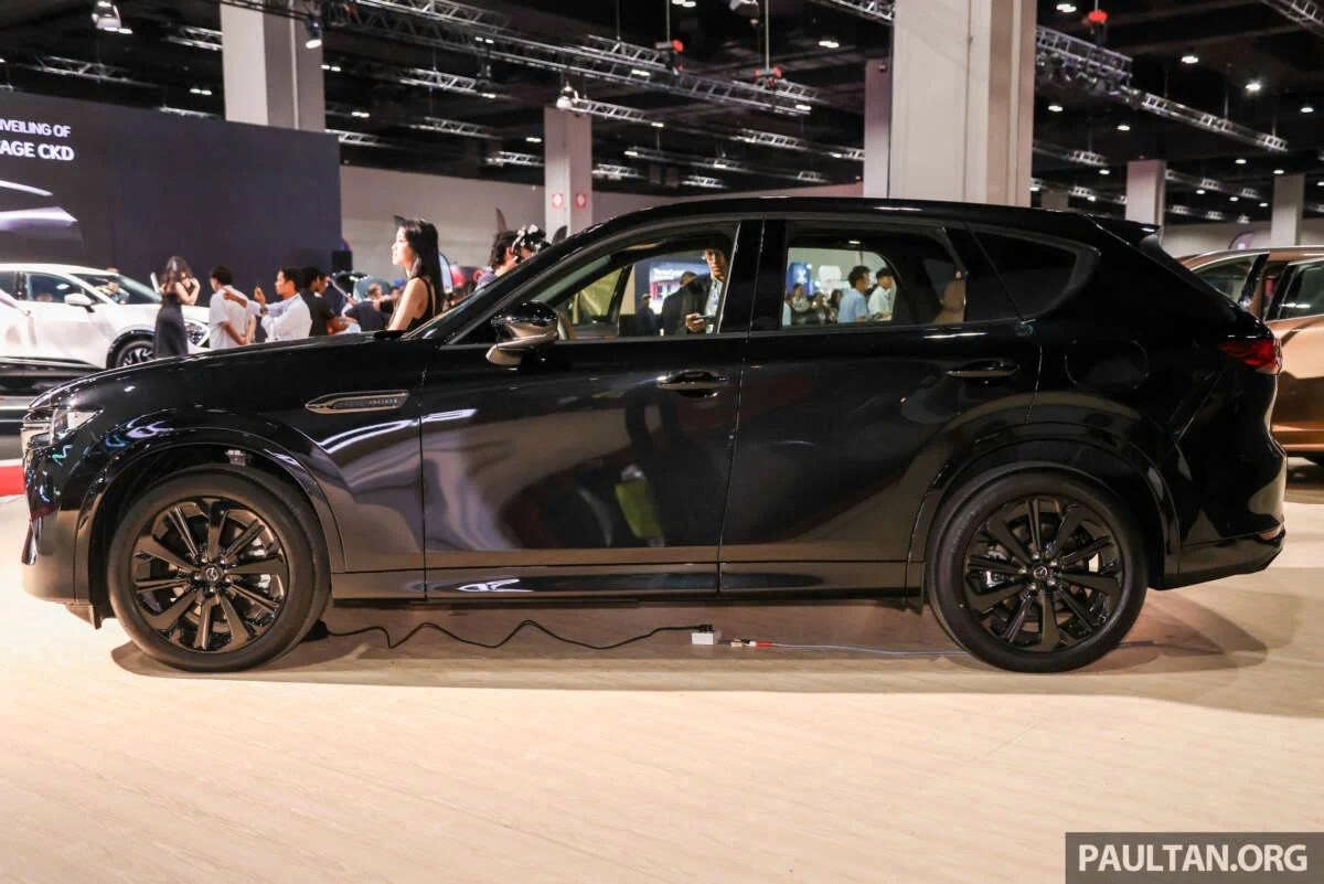 Hình ảnh Mazda CX-60 được trưng bày tại Triển lãm ô tô quốc tế Kuala Lumpur (KLIMS) năm 2024.