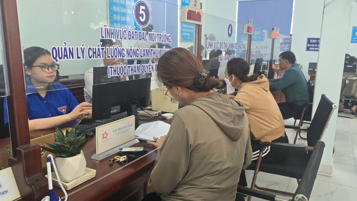 Ngày đầu vận hành thử nghiệm xã, phường mới ở Bình Dương