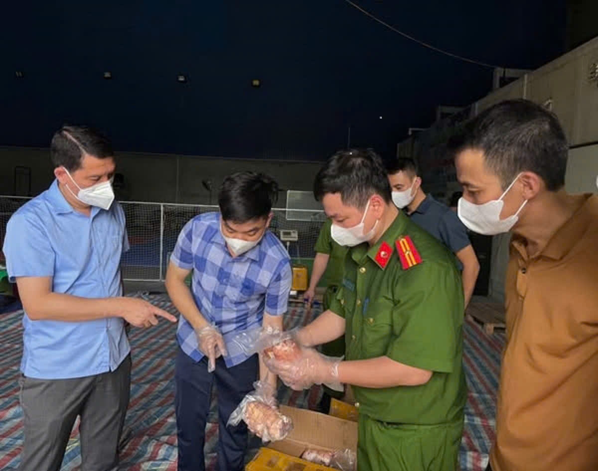 nam Định đẩy mạnh cao điểm xử lý buôn lậu, gian lận thương mại và hàng giả hình ảnh 3 nam Dinh day manh cao diem xu ly buon lau, gian lan thuong mai va hang gia hinh anh 3