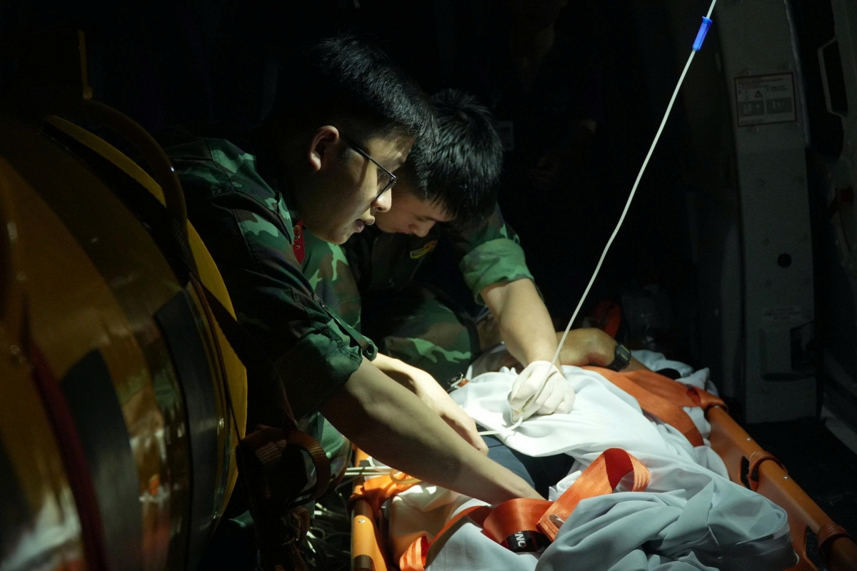 Bệnh viện Quân y 175 cứu sống bệnh nhân bị thủng tạng tại quần đảo Trường Sa