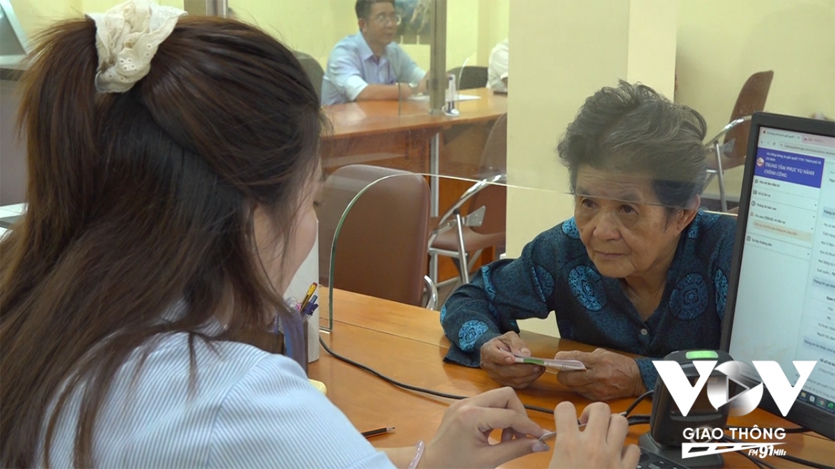 Chuyển đổi số ở phường, xã: Bài toán khó từ hạ tầng và nhân lực