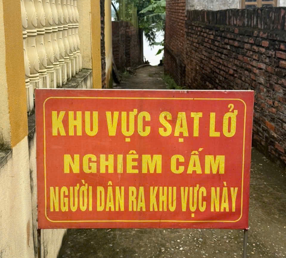 phu tho sat lo nghiem trong sat dinh ke bo song hong, doan qua xa lam thao hinh anh 1