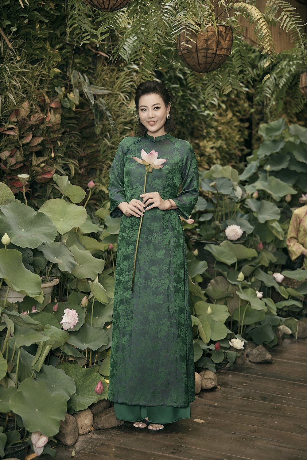 thu quỳnh thanh hương nền nã trong áo dài lụa gấm hình ảnh 5 thu quynh thanh huong nen na trong ao dai lua gam hinh anh 5