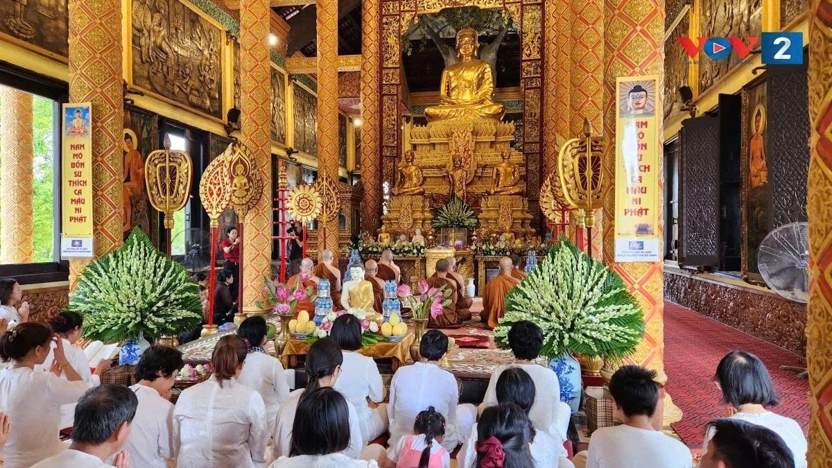solemn kathina robe offering ritual of the khmer recreated in hanoi picture 1 solemn kathina robe offering ritual of the khmer recreated in hanoi picture 1
