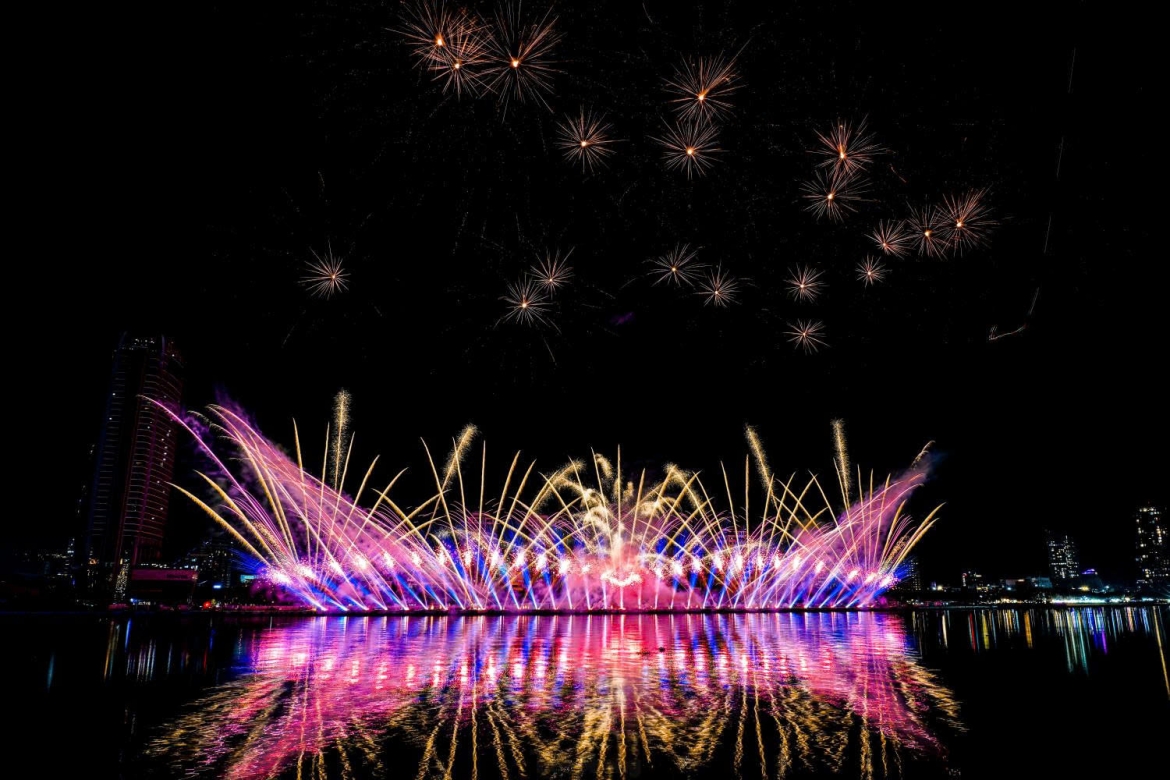 spectacular grand finale lights up da nang at diff 2025 picture 1