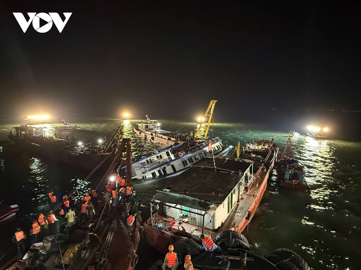 vụ lật tàu ở hạ long xác định ban đầu có 3 người quê bắc ninh tử nạn hình ảnh 1 vu lat tau o ha long xac dinh ban dau co 3 nguoi que bac ninh tu nan hinh anh 1