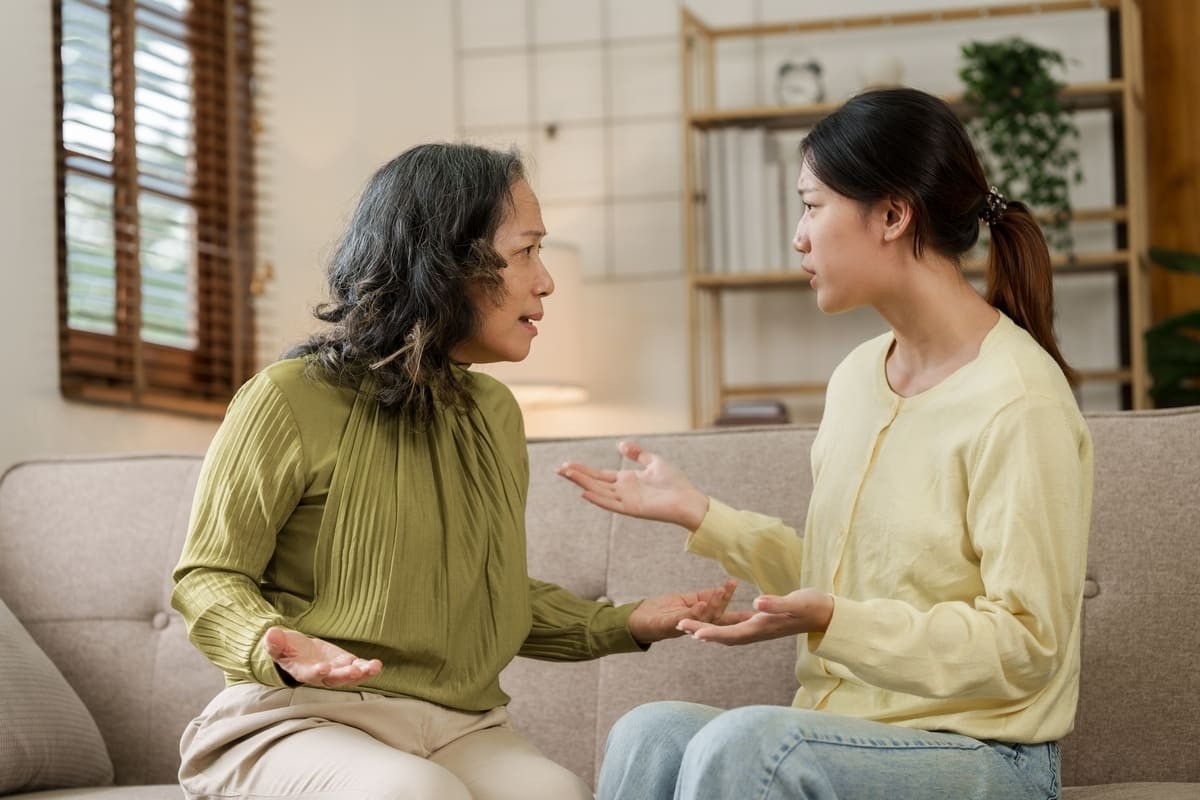Cưới vợ cho con 4 năm nhưng con dâu không hề trò chuyện với tôi