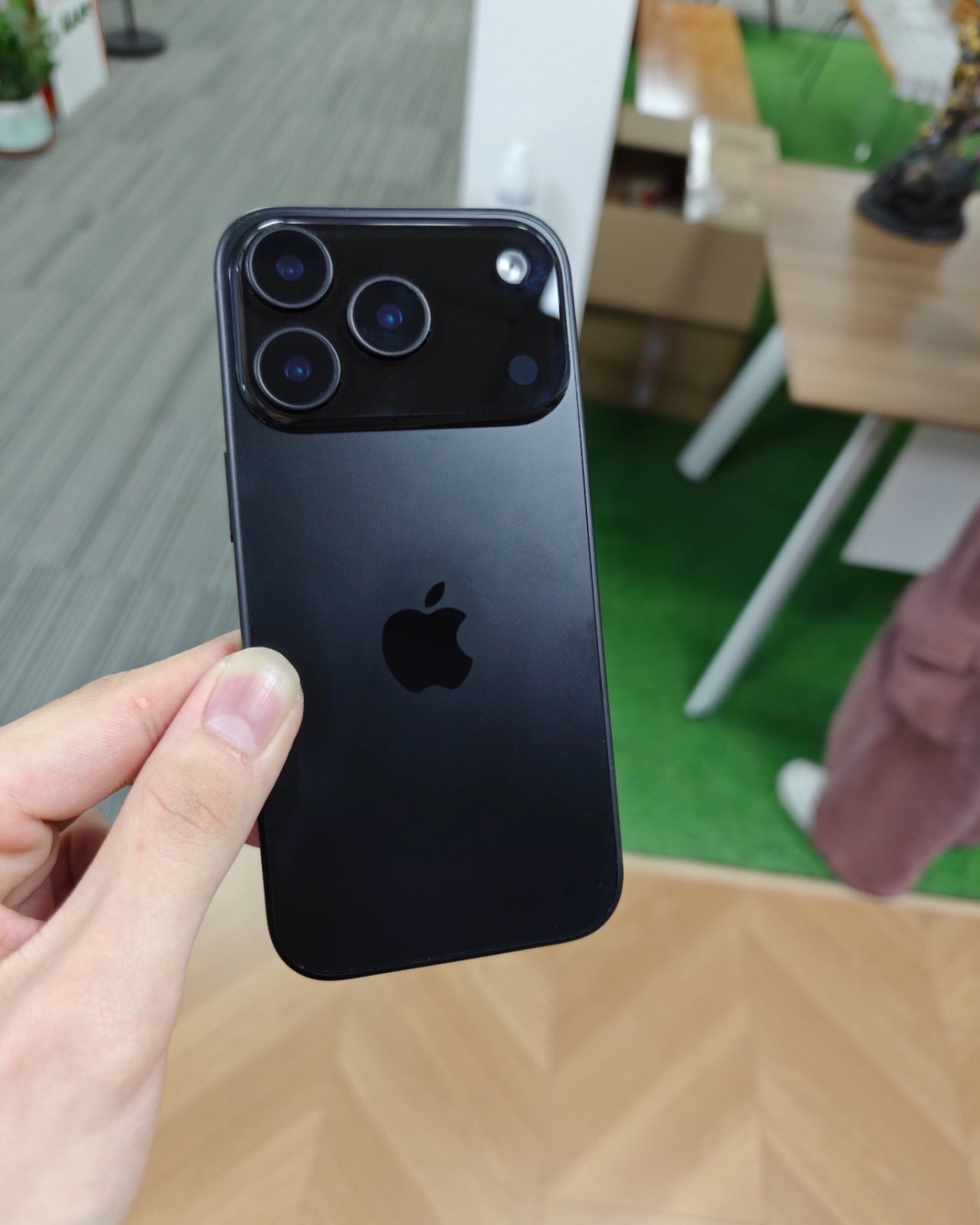 iPhone 17 Pro xuất hiện hình ảnh chân thực nhất từ ​​trước đến nay