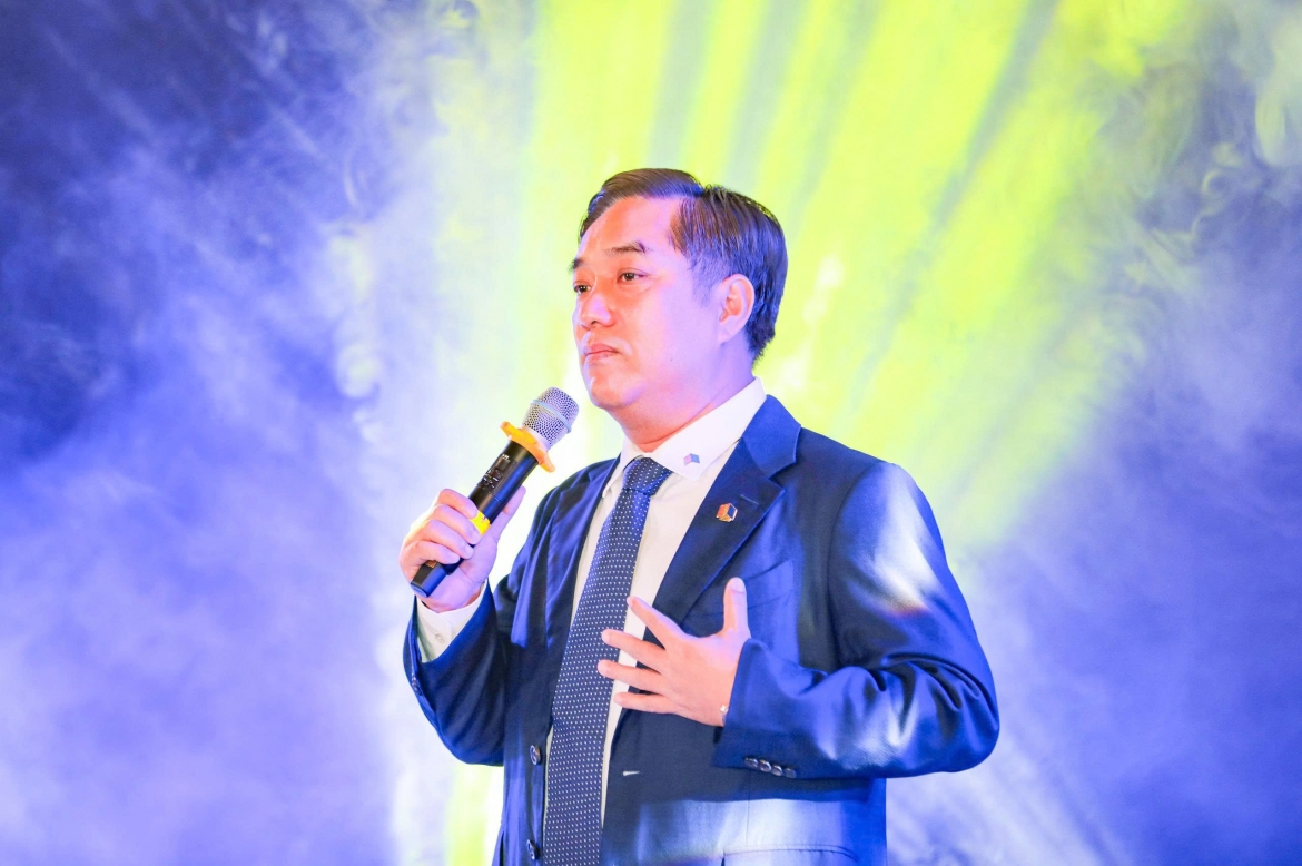 Deo ca viet cau chuyen 40 nam chinh phuc nhung cung duong bang am nhac hinh anh 2