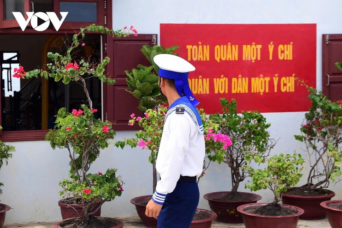resilient vitality of emerged and submerged features in the spratly archipelago picture 2 resilient vitality of emerged and submerged features in the spratly archipelago picture 2