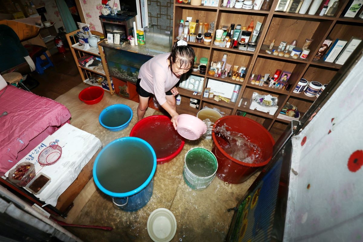 mua lon keo dai gay lu lut nhan chim nhieu vung tai han quoc hinh anh 11