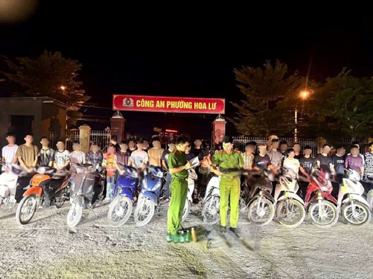 33 thanh thiếu niên lái xe gây náo loạn đường phố Ninh Bình