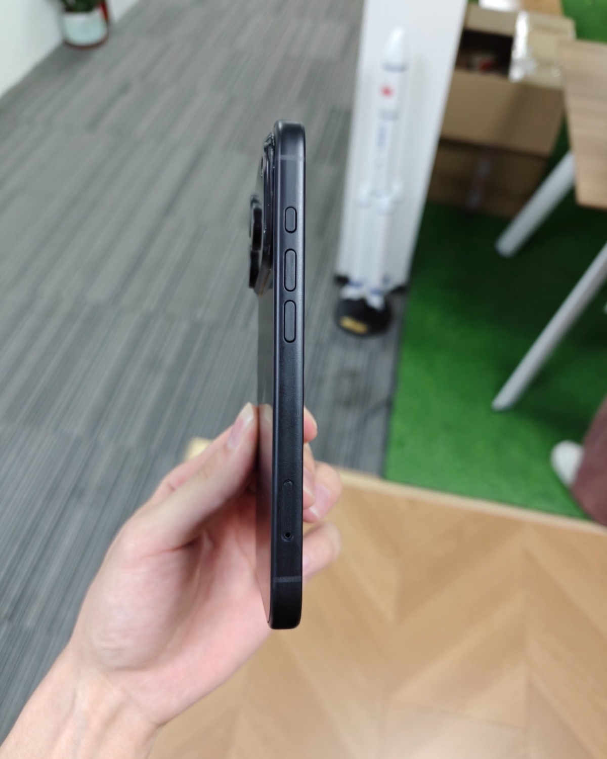 iphone 17 pro xuất hiện hình ảnh chân thực nhất từ trước đến nay hình ảnh 2 iphone 17 pro xuat hien hinh anh chan thuc nhat tu truoc den nay hinh anh 2