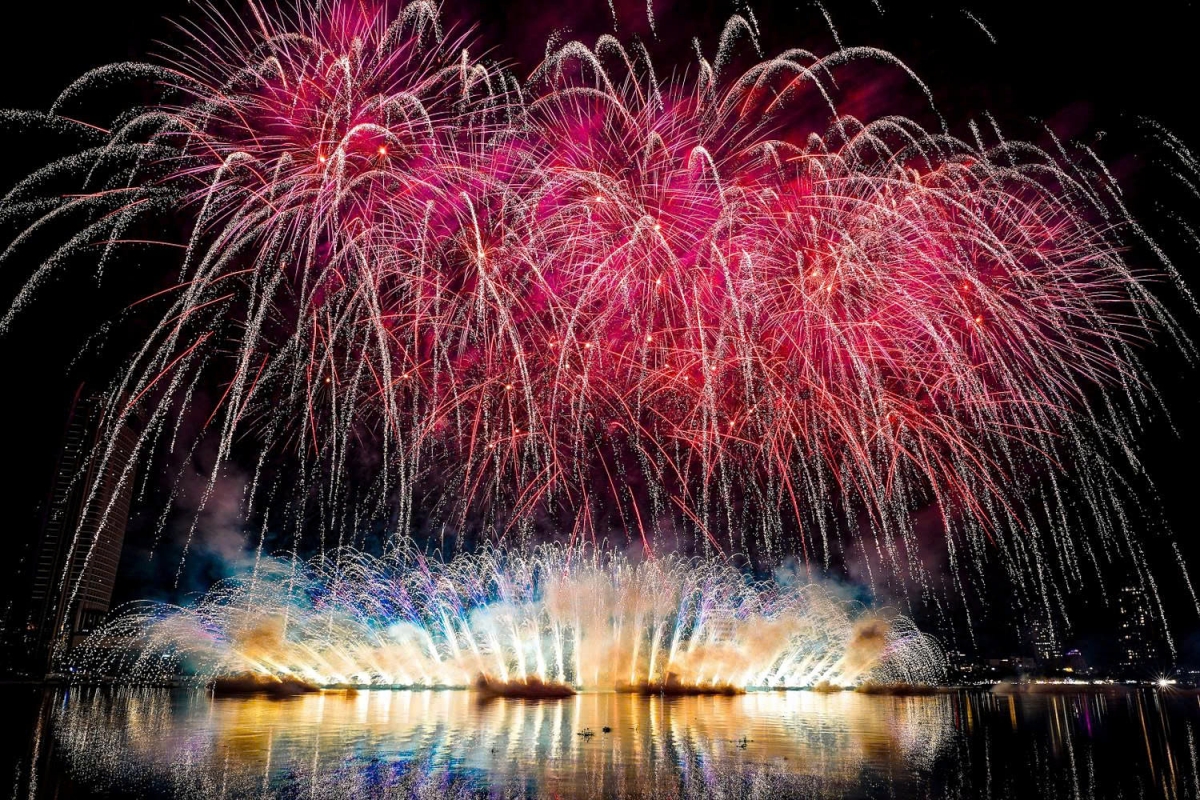 spectacular grand finale lights up da nang at diff 2025 picture 3 spectacular grand finale lights up da nang at diff 2025 picture 3