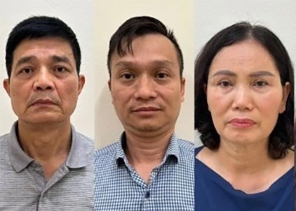 Sức khỏe người dân bị đánh đổi bởi hơn 10.000 giấy phép khống