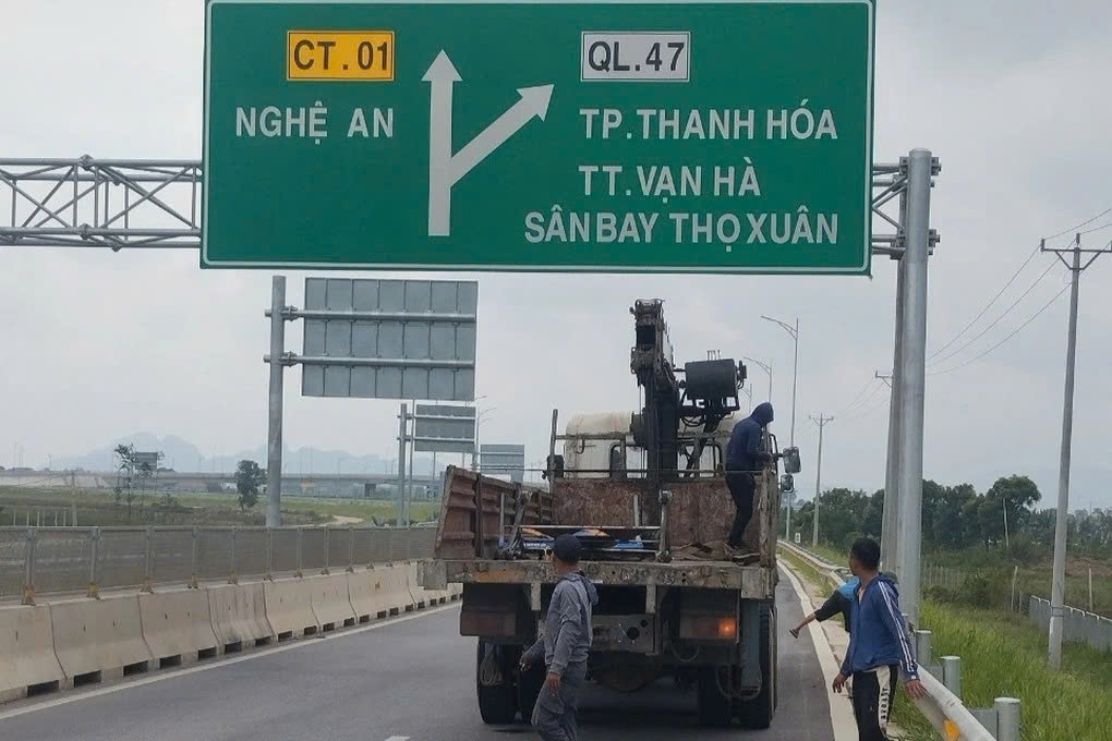 Cục Đường bộ thay thế, chỉnh sửa biển báo giao thông theo địa danh sau sáp nhập
