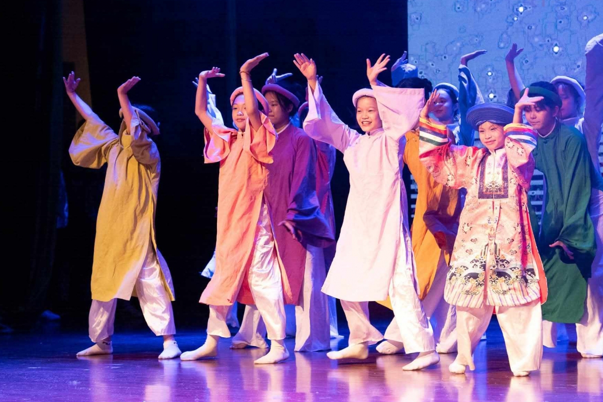 gần 100 vũ công nhí kể giấc mơ bằng ballet, hiphop và múa hiện đại hình ảnh 2 gan 100 vu cong nhi ke giac mo bang ballet, hiphop va mua hien dai hinh anh 2