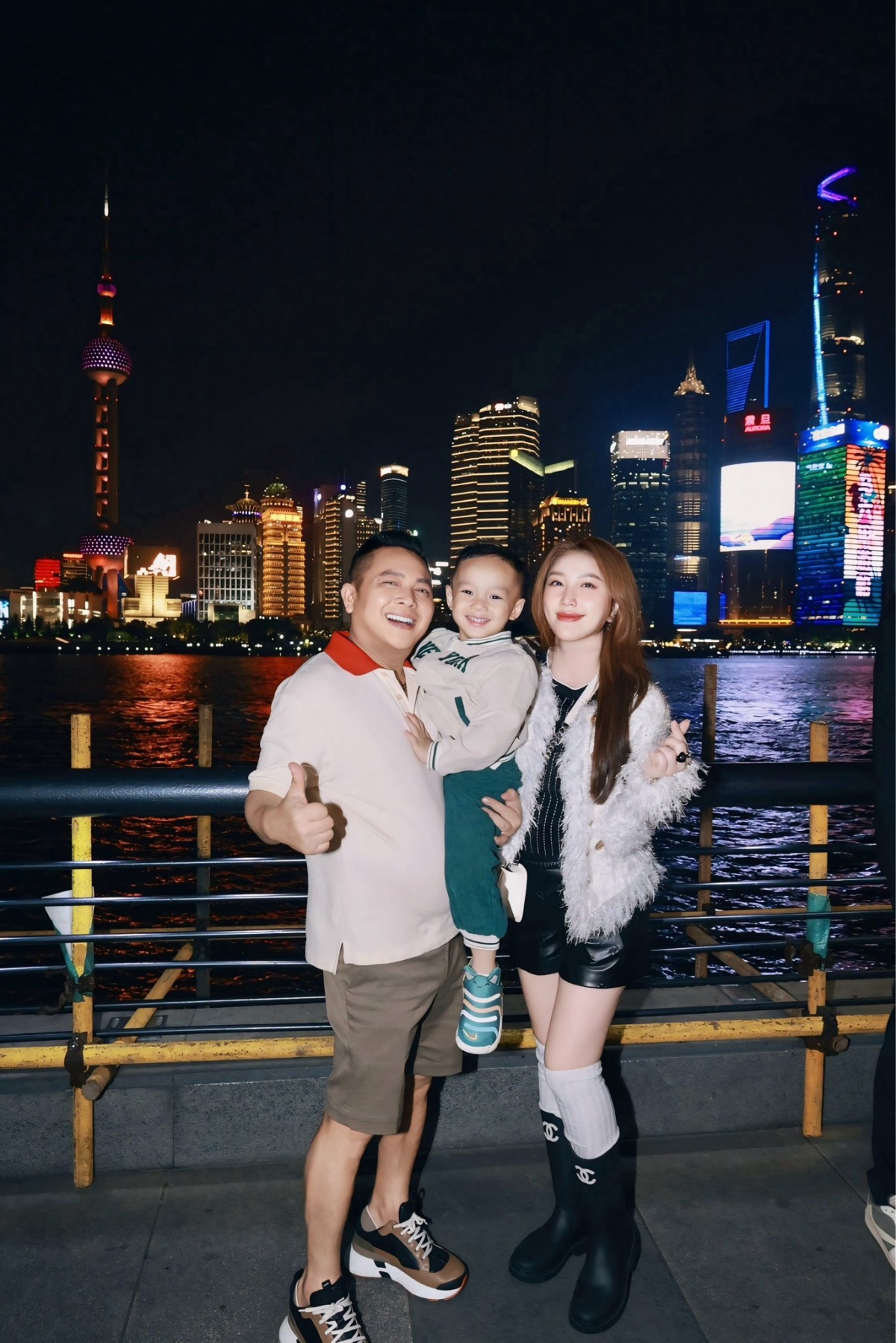 sao viet 19 7 hung thuan va vo huong tuan trang mat o Da nang hinh anh 6