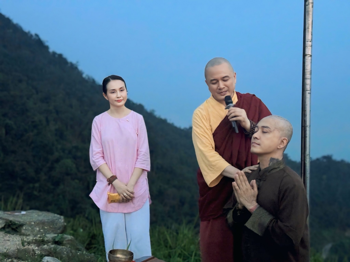 tuấn hưng giải thích lý do cạo trọc đầu, khẳng định không đi tu hình ảnh 1 tuan hung giai thich ly do cao troc dau, khang dinh khong di tu hinh anh 1