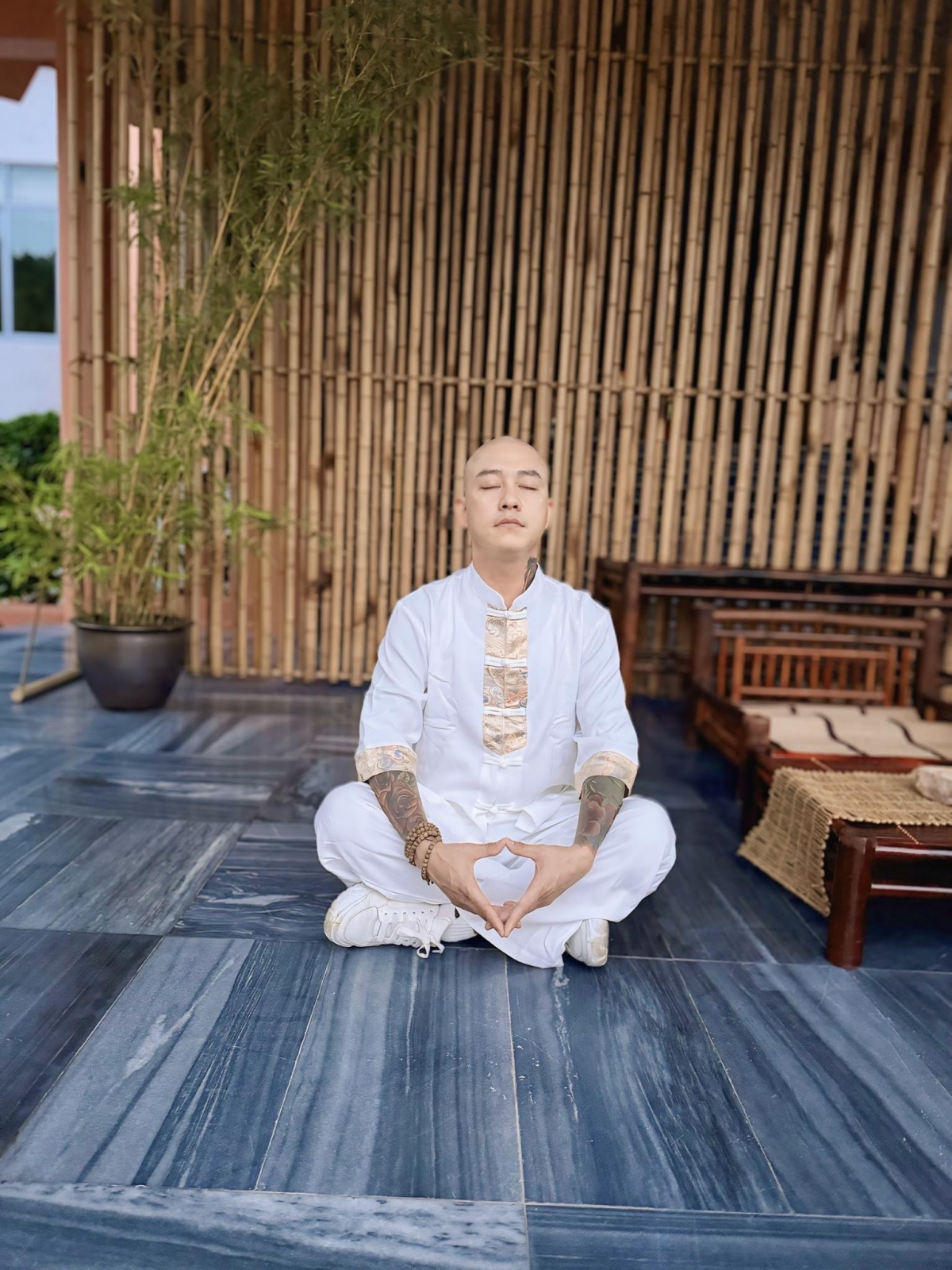 Tuấn Hưng giải thích lý do cạo trọc đầu, khẳng định không đi tu