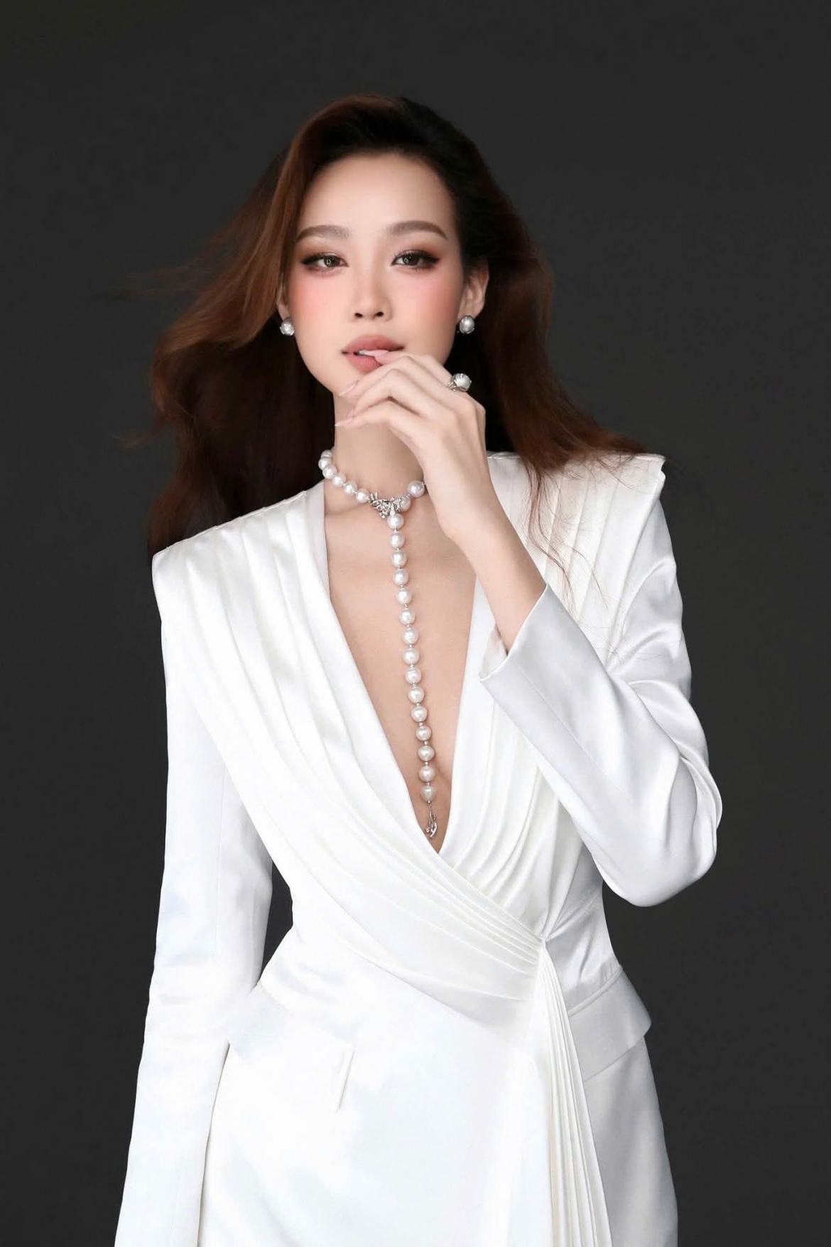 sao viet 26 7 lan phuong tram cam truoc ly than chong tay hinh anh 5