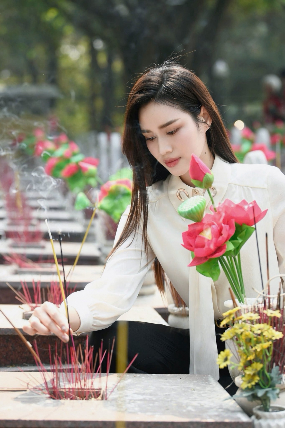 sao viet 28 7 tuan hung xuong toc quy y hinh anh 4