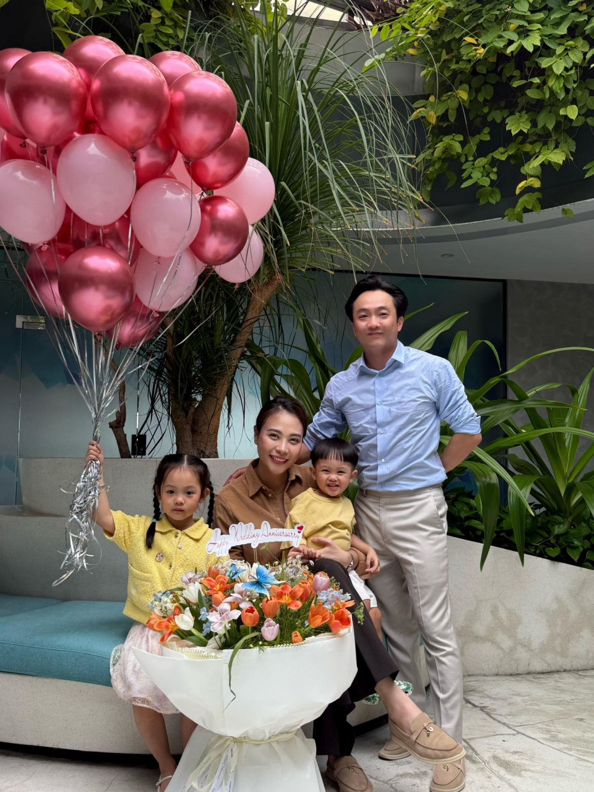 sao viet 29 7 cuong Dola va Dam thu trang ky niem 6 nam ngay cuoi hinh anh 1