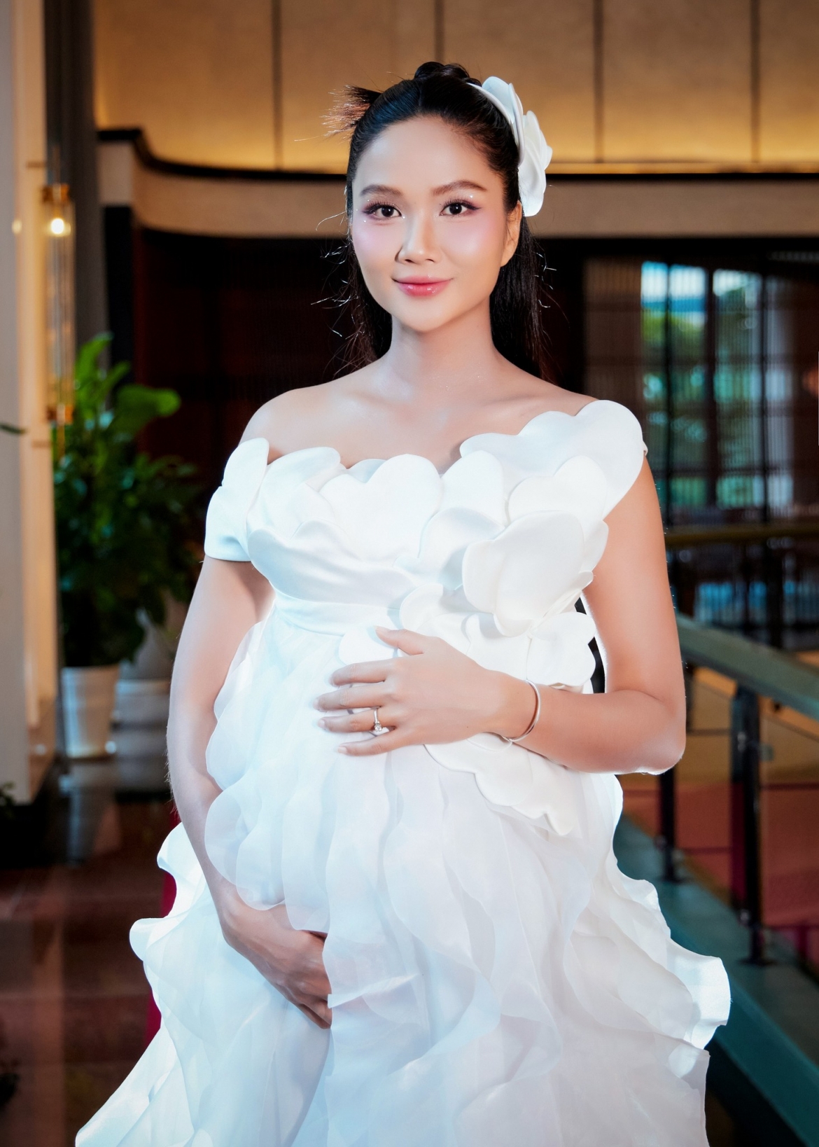 sao viet 30 7 hoa hau h hen nie dep dam tham khi mang thai hinh anh 1