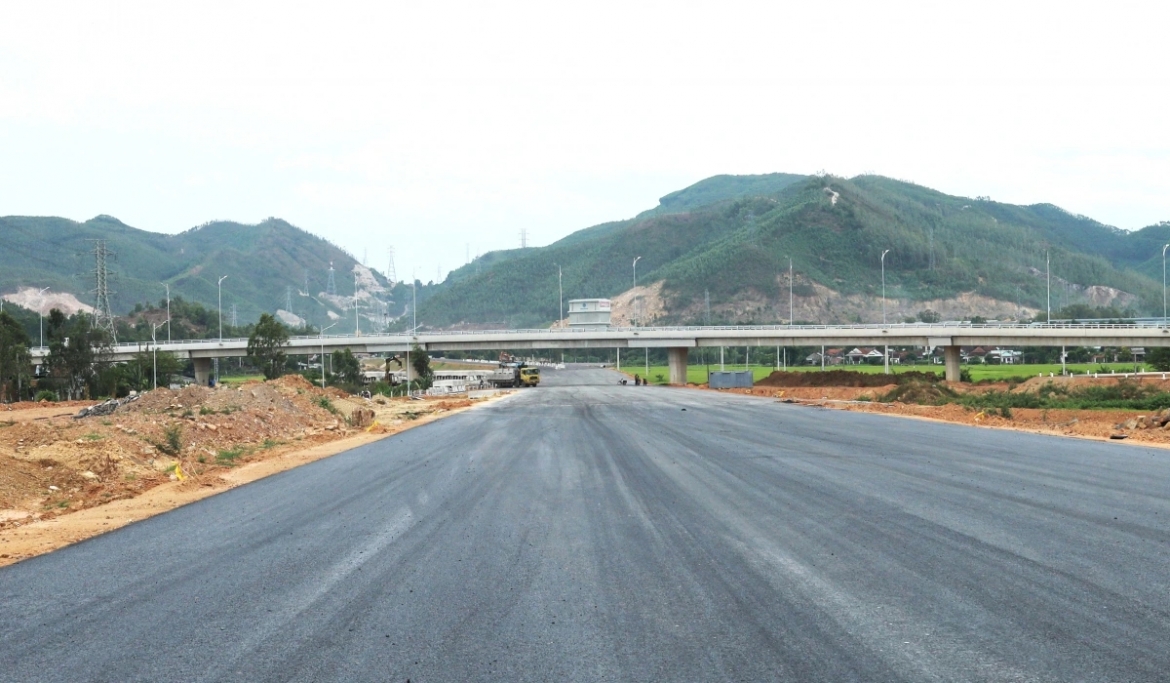 phe binh nha thau tag viet nam do cham thi cong cao toc quy nhon - chi thanh hinh anh 1