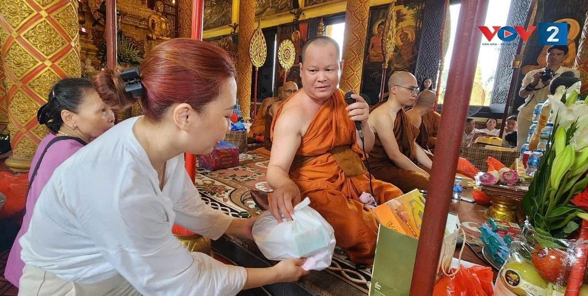 solemn kathina robe offering ritual of the khmer recreated in hanoi picture 6 solemn kathina robe offering ritual of the khmer recreated in hanoi picture 6