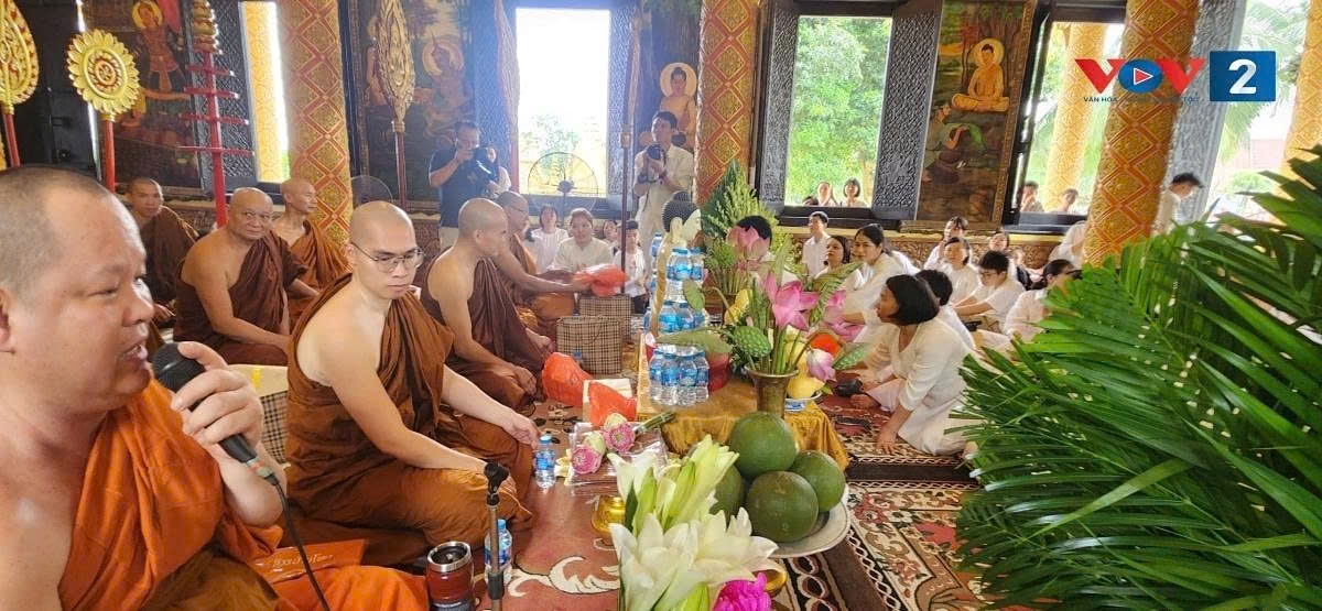 solemn kathina robe offering ritual of the khmer recreated in hanoi picture 7 solemn kathina robe offering ritual of the khmer recreated in hanoi picture 7