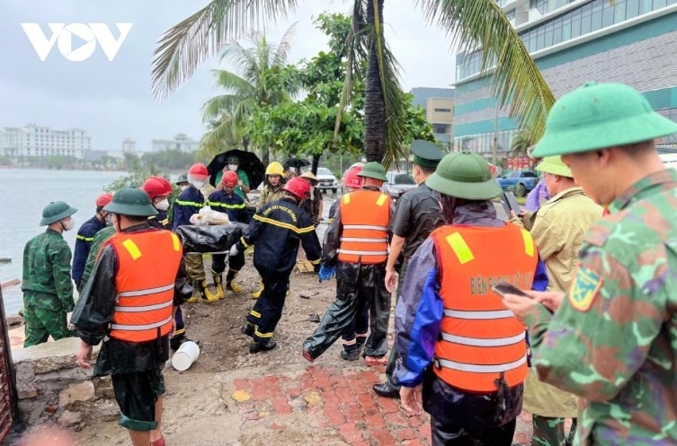 another victim found in ha long bay tourist boat tragedy picture 1 another victim found in ha long bay tourist boat tragedy picture 1