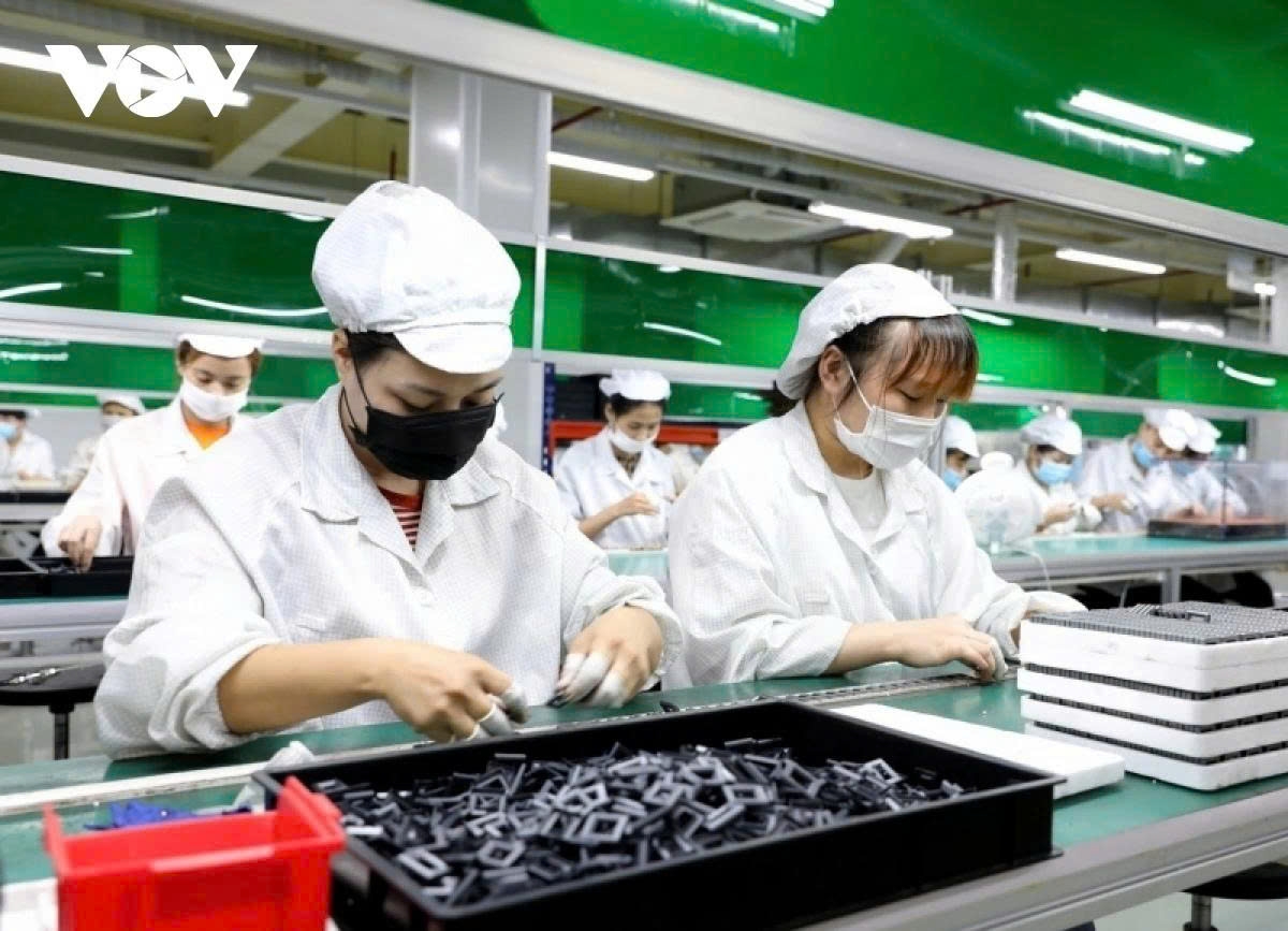 hanoi leads vietnam in fdi attraction in first half of 2025 picture 1