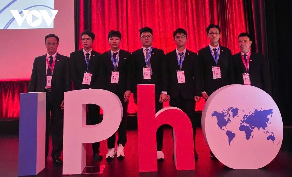 all vietnamese students win medals at 2025 int l physics olympiad picture 1 all vietnamese students win medals at 2025 int l physics olympiad picture 1