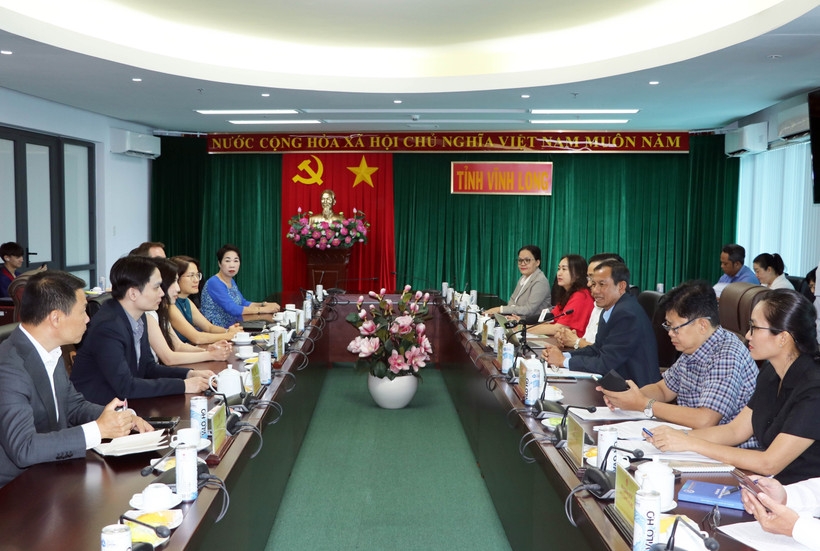 swiss delegation explores business, investment opportunities in vinh long picture 1 swiss delegation explores business, investment opportunities in vinh long picture 1