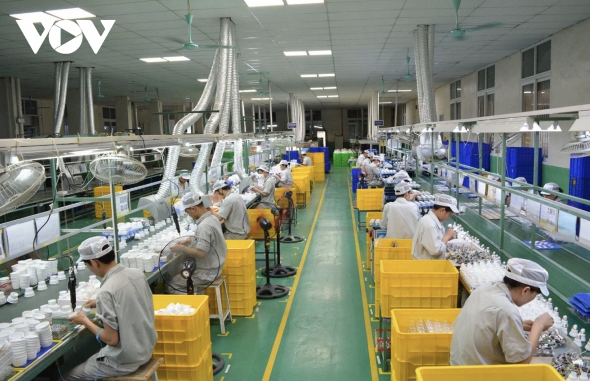 disbursed investment capital rises 9.8 , hits five-year high picture 1 disbursed investment capital rises 9.8 , hits five-year high picture 1