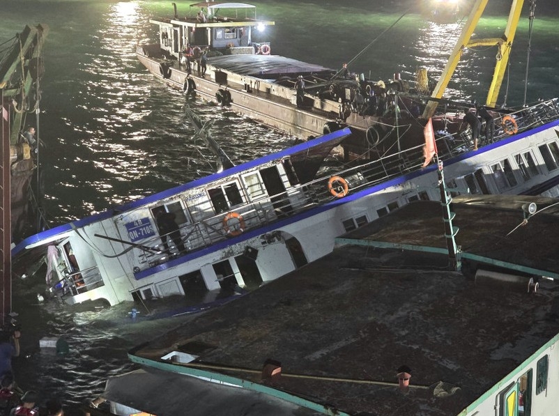 lao pm sends condolences over boat capsize in ha long bay picture 1 lao pm sends condolences over boat capsize in ha long bay picture 1