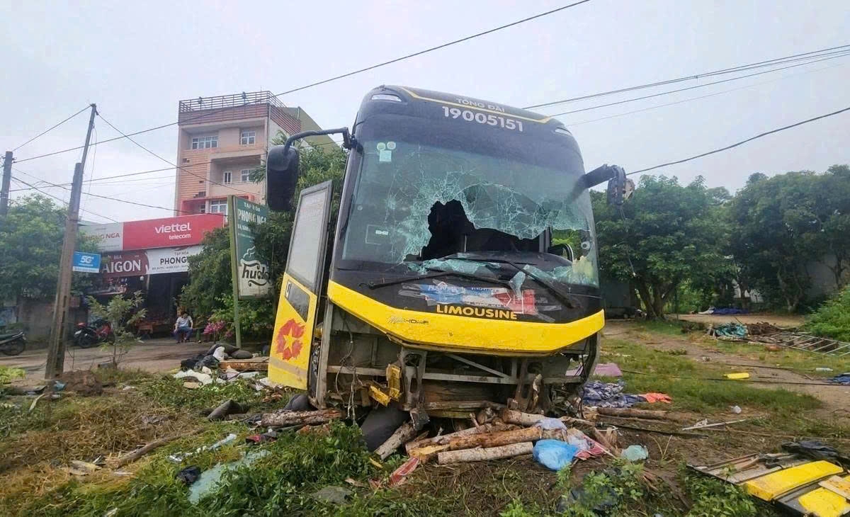 pm requests addressing aftermath of ha tinh tragic bus accident picture 1 pm requests addressing aftermath of ha tinh tragic bus accident picture 1