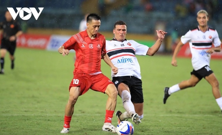 van quyet brace powers vietnam all stars to 3-2 comeback win over manchester reds picture 1 van quyet brace powers vietnam all stars to 3-2 comeback win over manchester reds picture 1