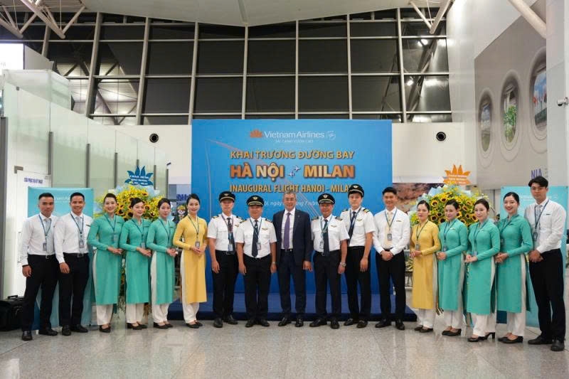 vietnam airlines launches hanoi milan direct flight service picture 1