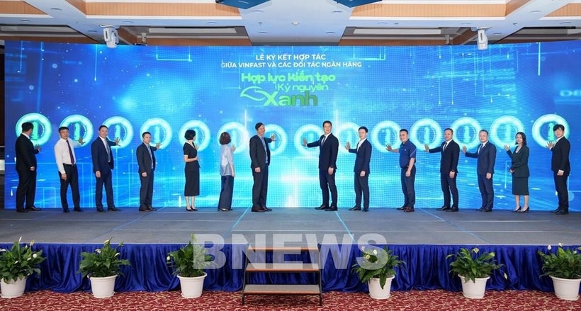 vinfast partners with 12 major banks to accelerate green transport in hanoi picture 1 vinfast partners with 12 major banks to accelerate green transport in hanoi picture 1