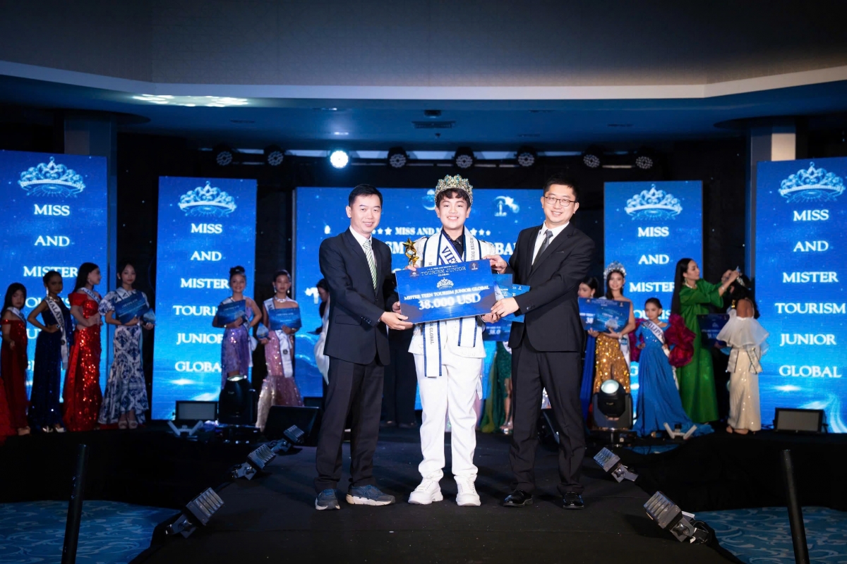 vietnamese student crowned mister tourism junior global 2025 in thailand picture 1