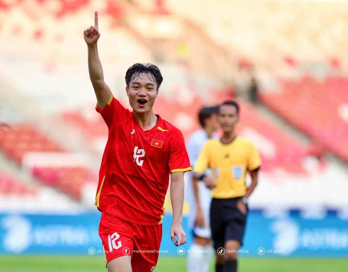 u23 vietnam storm into asean championship final after stunning comeback picture 1
