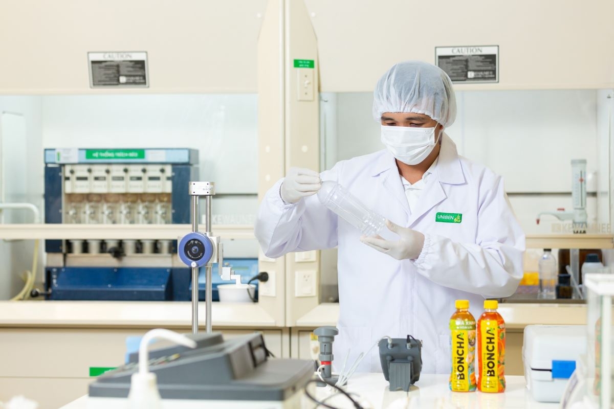 uniben được vinh danh tại top 50 doanh nghiệp phát triển bền vững 2025 hình ảnh 3 uniben duoc vinh danh tai top 50 doanh nghiep phat trien ben vung 2025 hinh anh 3
